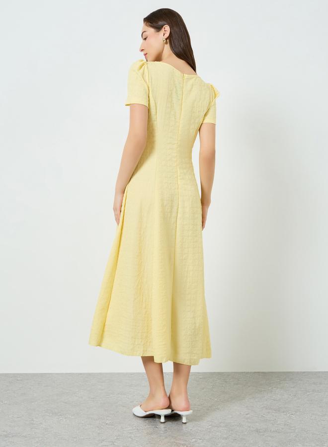 تايك تو فستان ميدي بملمس بارز وياقة مربعة وخصر محدد للنساء - Image 4